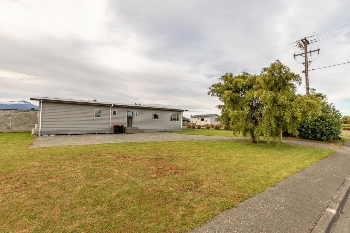 Poppa Pete'S - Te Anau Holiday Home Exterior photo