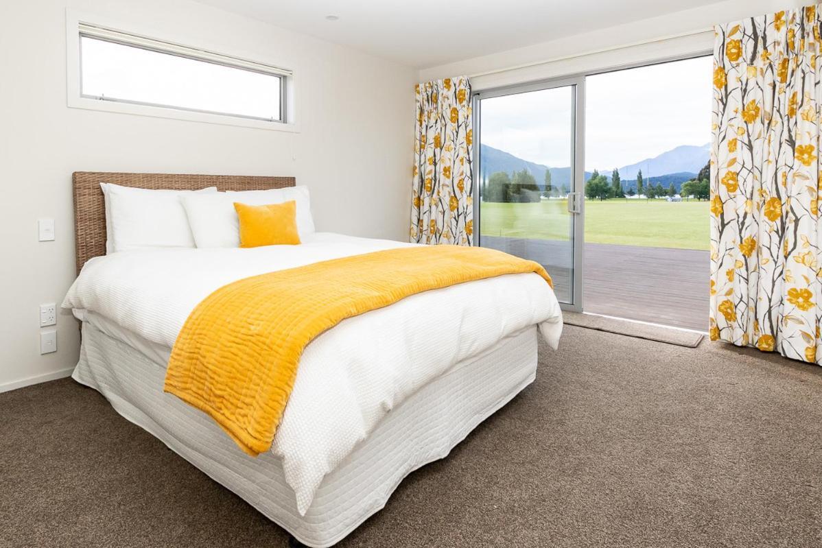 Poppa Pete'S - Te Anau Holiday Home Exterior photo