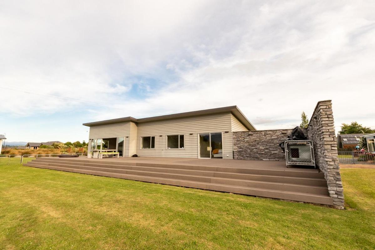 Poppa Pete'S - Te Anau Holiday Home Exterior photo