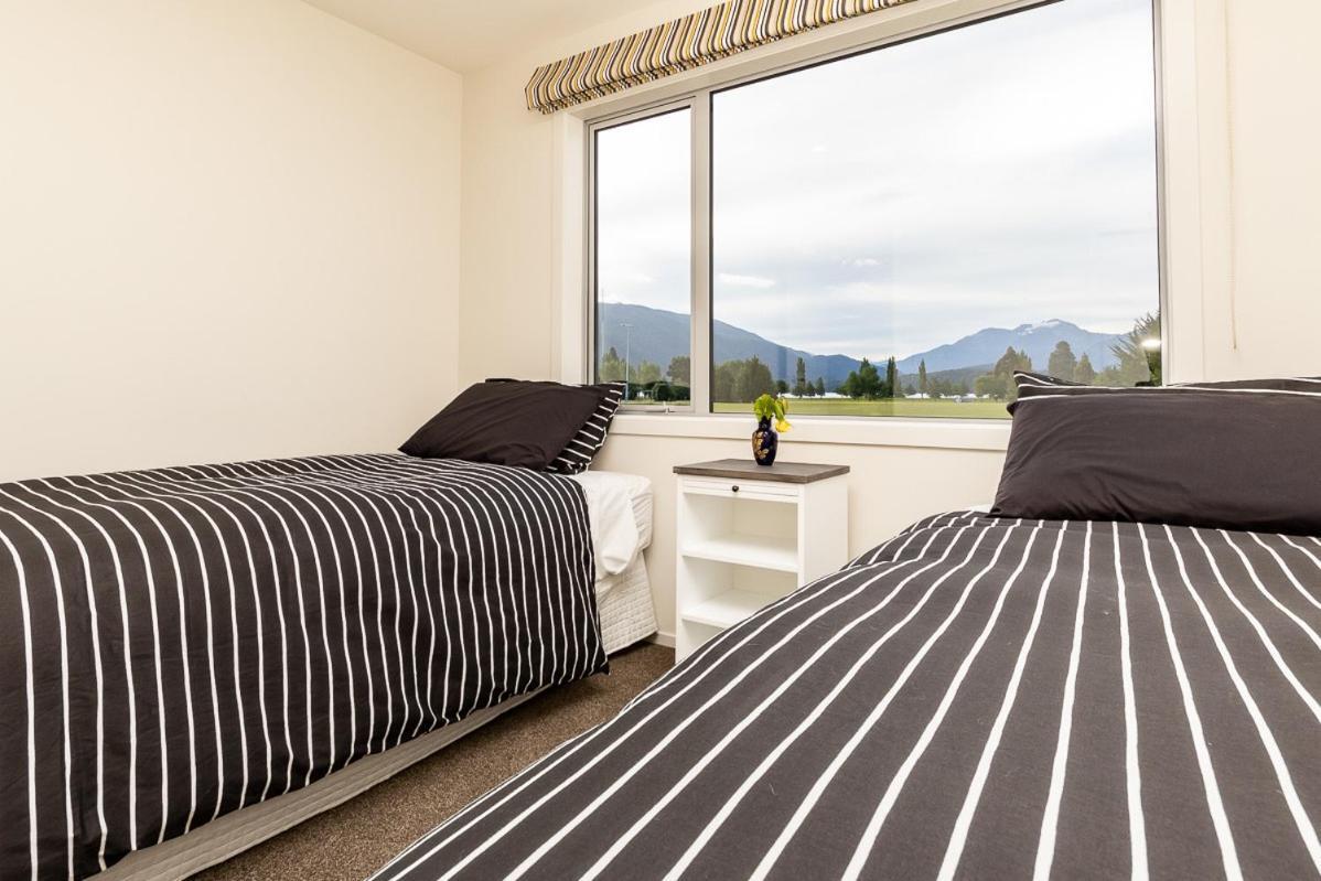 Poppa Pete'S - Te Anau Holiday Home Exterior photo
